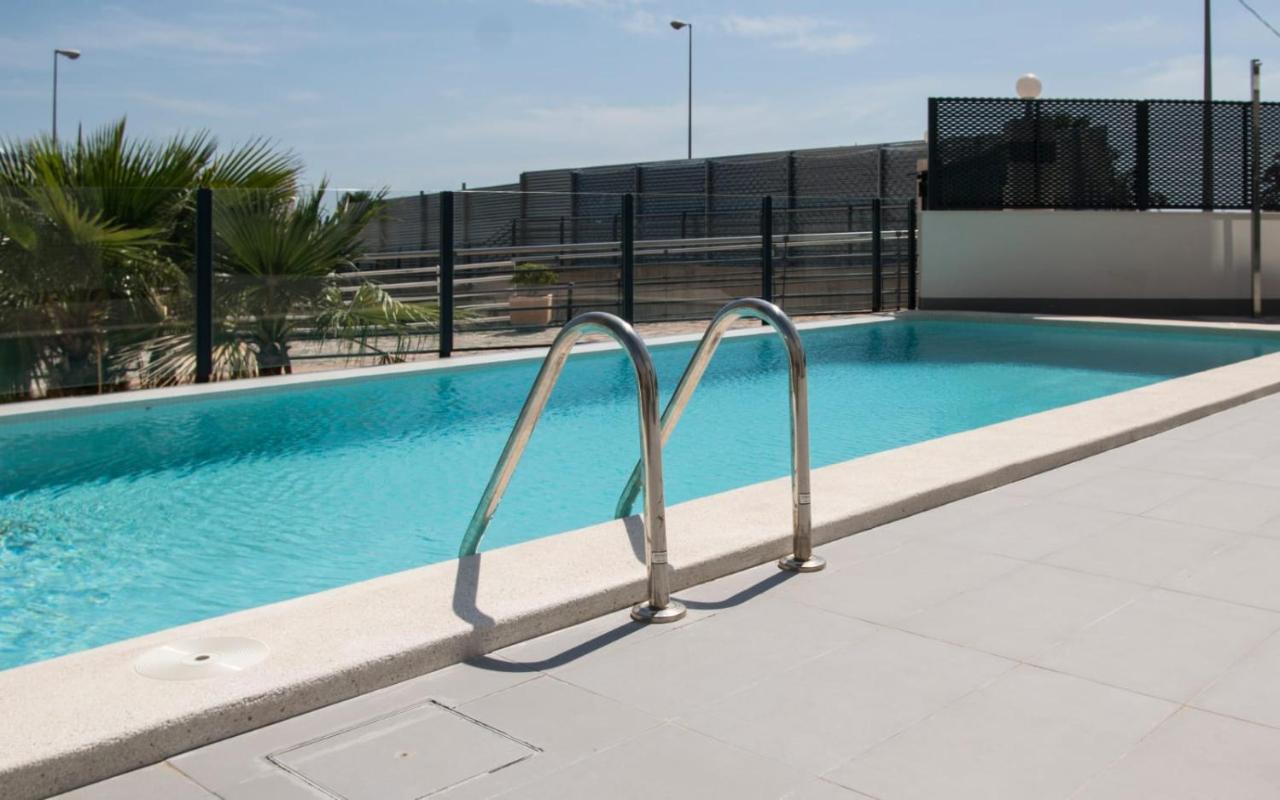 Modern Sea Front Sea Water Apartment Аликанте Екстериор снимка