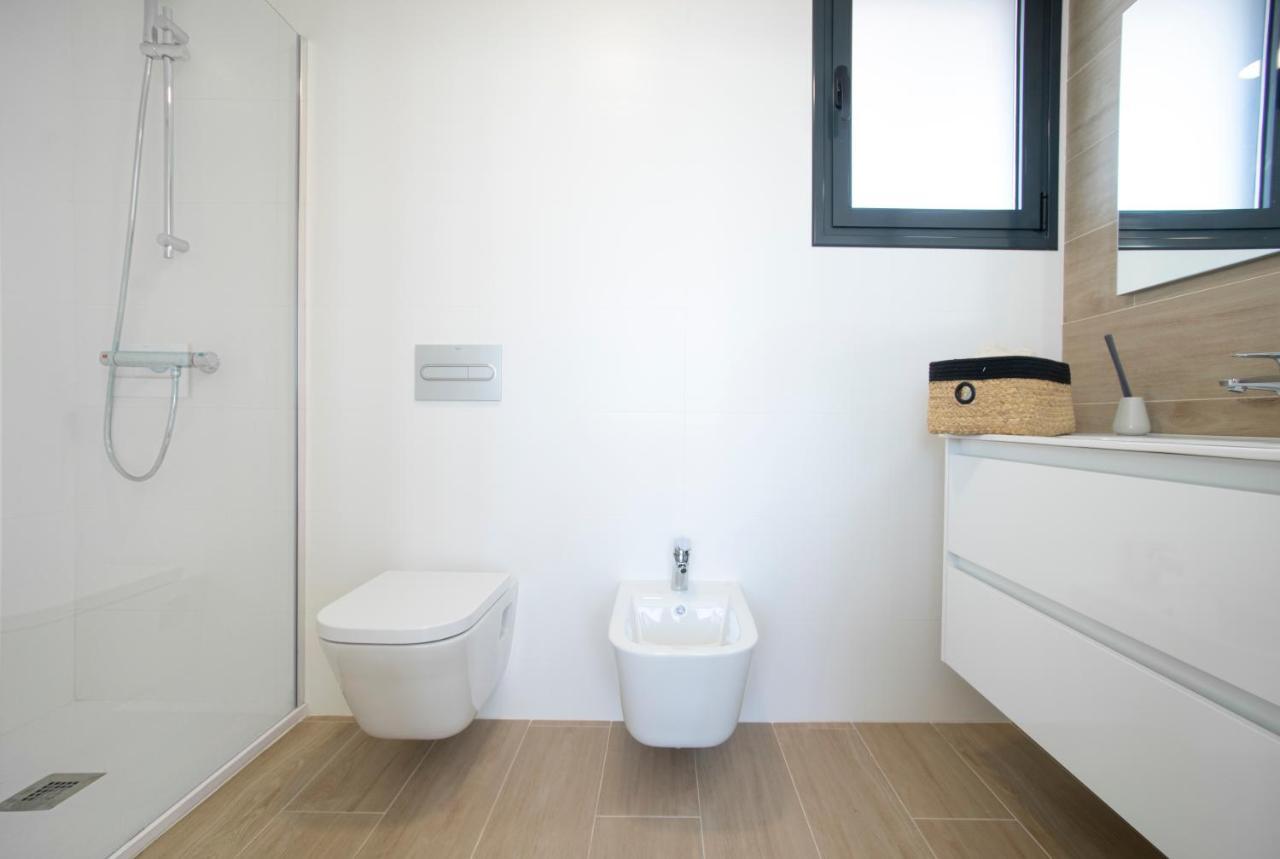 Modern Sea Front Sea Water Apartment Аликанте Екстериор снимка